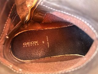 Botines Geox de ante marrón