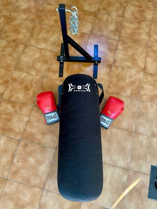 Saco boxeo Domyos + soporte + guantes
