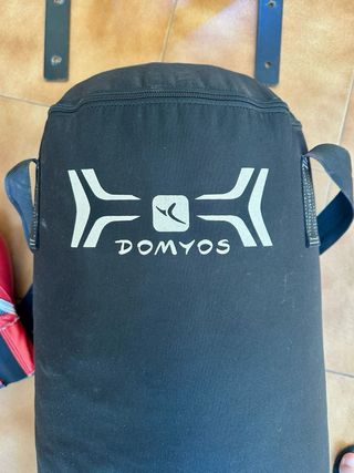 Saco boxeo Domyos + soporte + guantes