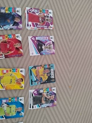 Cromos fútbol, preguntar por jugador y equipo.