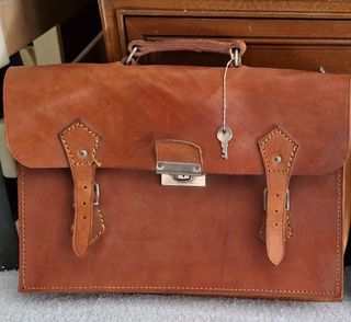 Cartera de cuero marrón vintage