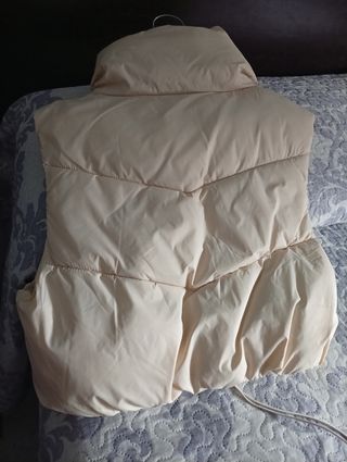 Chaleco acolchado Stradivarius XS beige