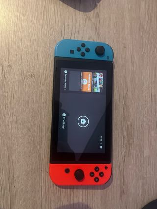 Nintendo Switch - Azul y Rojo - Como Nueva