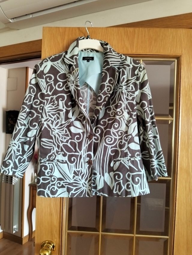 Chaqueta estampada talla 46-48