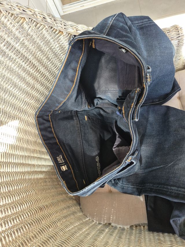 Vaqueros G-Star RAW 36-32, talla L