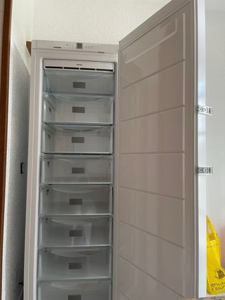 Congelador LIEBHERR vertical 8 cajones