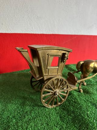 Carruaje caballo bronce antiguo