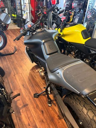 Husqvarna Svartpilen 801 Impecable