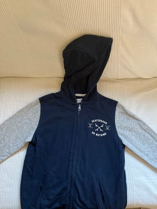 Chaqueta con capucha niño