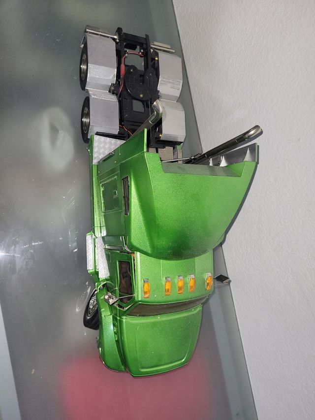 TAMIYA Camión RC escala 1:14