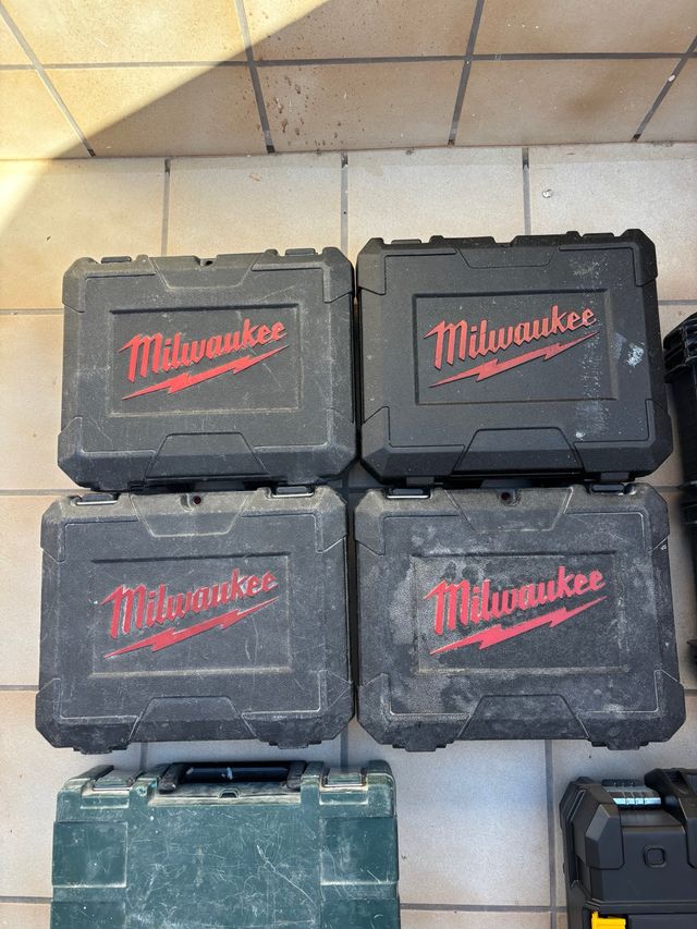 4 Maletines Milwaukee 12V 10€/u
