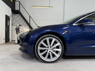 Tesla Tesla Model 3 2019