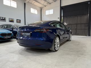 Tesla Tesla Model 3 2019