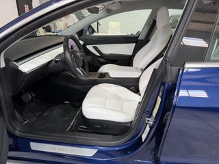 Tesla Tesla Model 3 2019