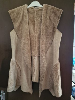 Chaleco pelo beige