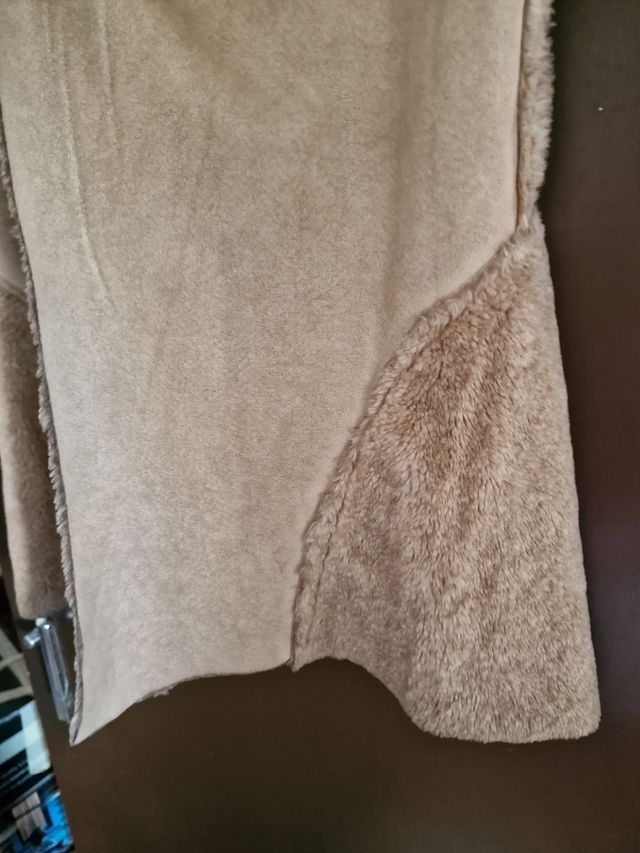 Chaleco pelo beige