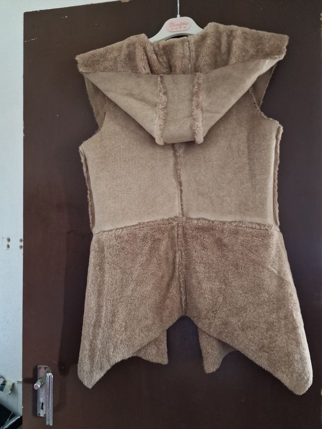 Chaleco pelo beige