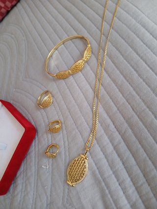 Juego de Joyería Dorado