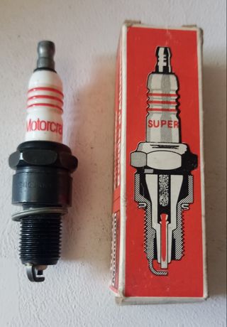 Bujías Bosch, KLG y Motocraft.