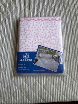 Juego de cama de 3 piezas sin estrenar.