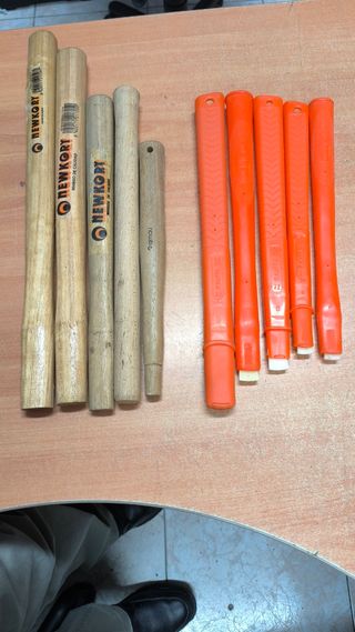 ASTILES PLÁSTICO Y MADERA V/MEDIDAS 
