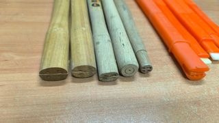 ASTILES PLÁSTICO Y MADERA V/MEDIDAS 
