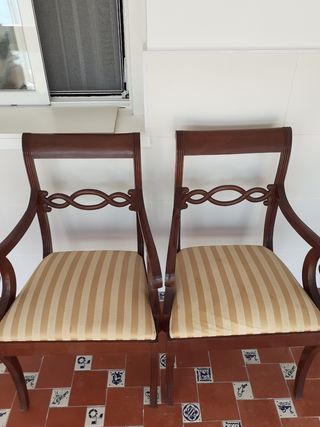 2 sillas madera estilo clásico