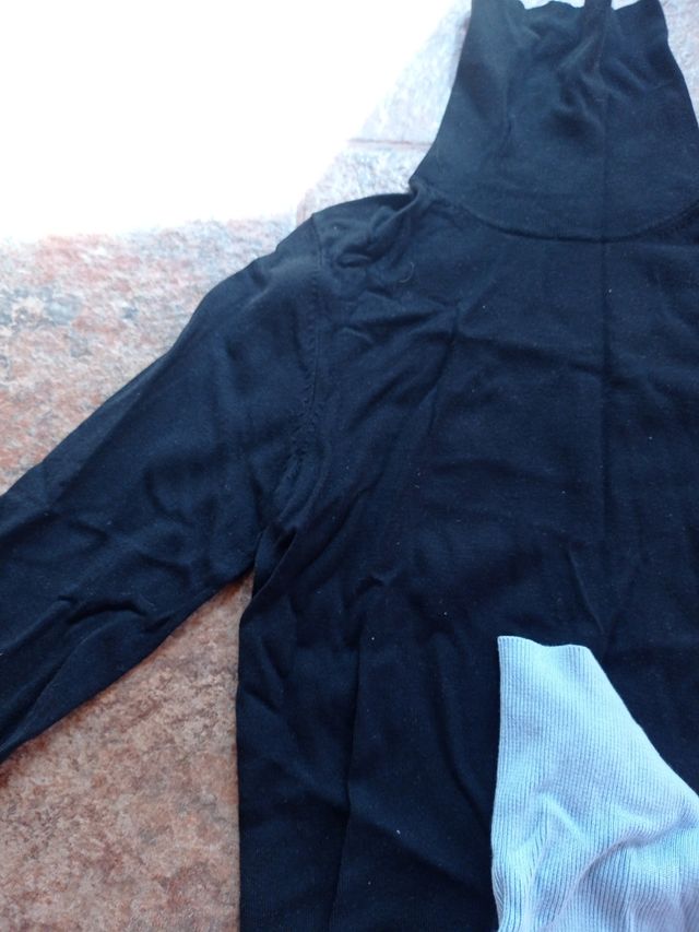 2 camisolas femininas de gola alta