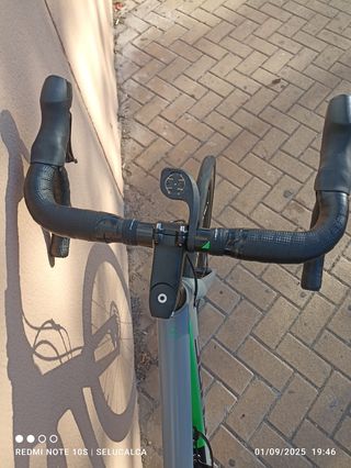 Bicicleta carretera Cube Attain L