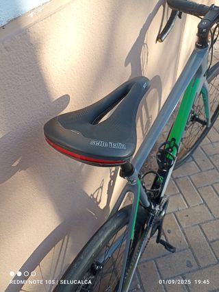 Bicicleta carretera Cube Attain L