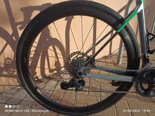 Bicicleta carretera Cube Attain L