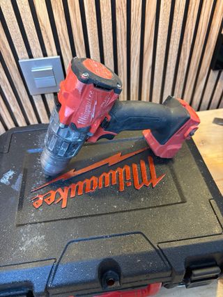 Taladro percutor Milwaukee M18 FPD