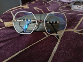 Gafas mó negras y blancas