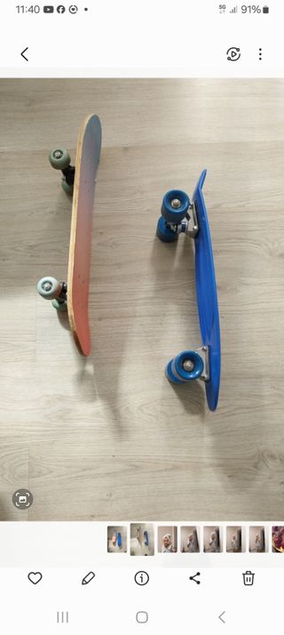 2 Patinetes: uno azul, otro degradado