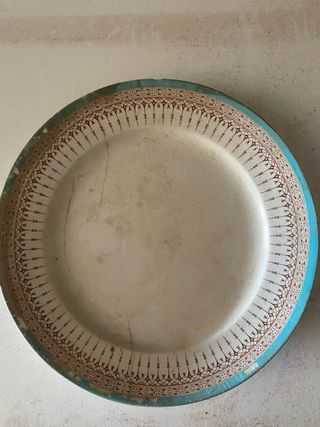 9 piatti antichi - Ceramica e porcellana