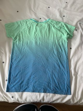 Camiseta deportiva degradada azul-verde