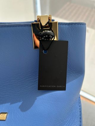 Bolso Purificación García azul.
