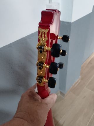 Guitarra flamenca autoamplificada 