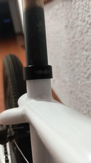 Bicicleta BMX GT Performer blanca