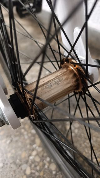 Bicicleta BMX GT Performer blanca