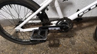 Bicicleta BMX GT Performer blanca