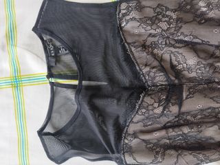 Vestido negro encaje