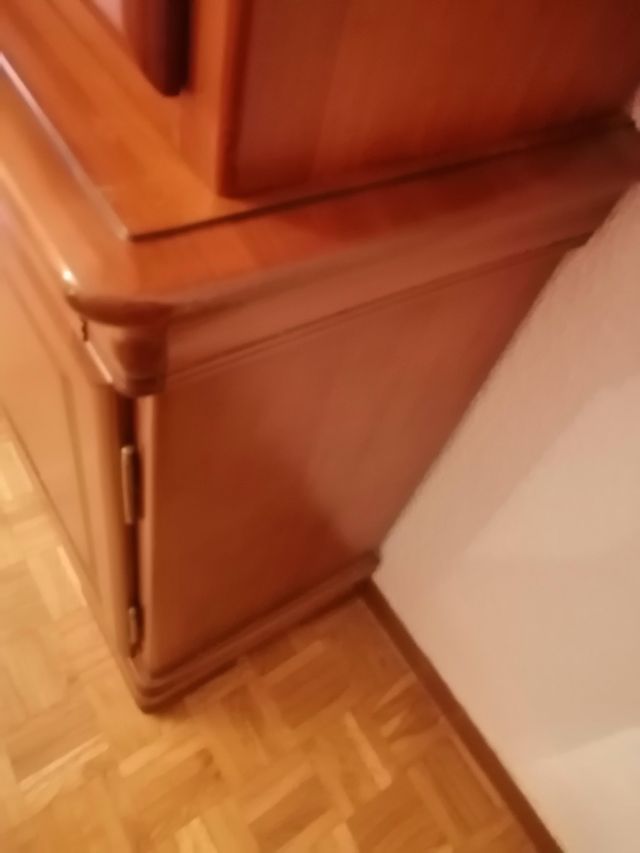 Aparador madera con vitrina