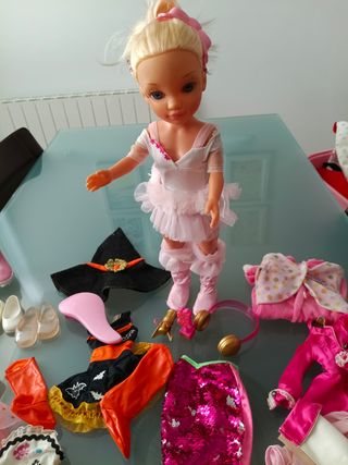 Muñeca Nancy + Ropa