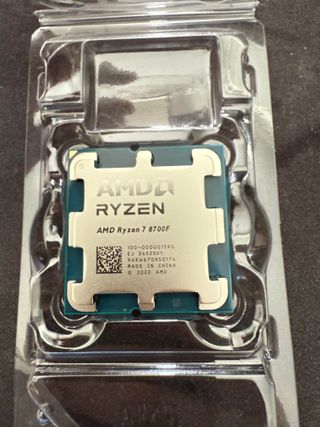 Procesador Ryzen 7 8700F 