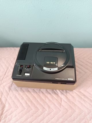 SEGA Mega Drive Mini - 2 controller
