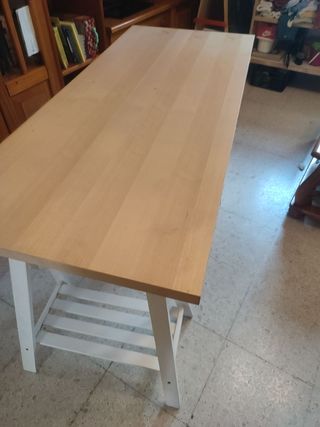 Mesa escritorio IKEA - madera y blanco