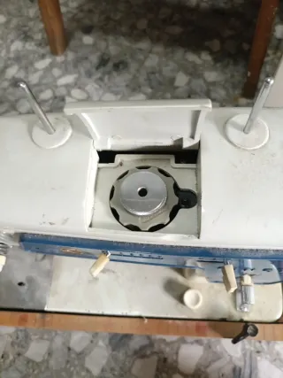 Máquina de coser Singer Antigua