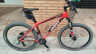 Bicicleta Giant Talon montaña