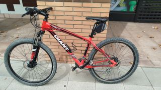 Bicicleta Giant Talon montaña